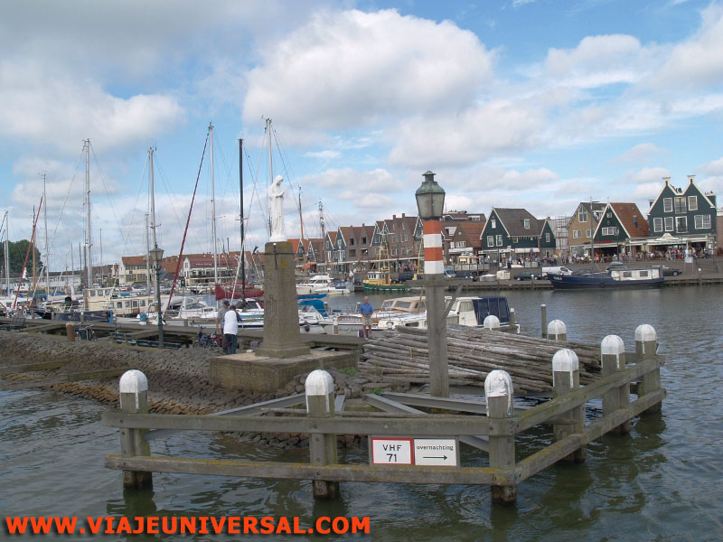 CIUDAD VOLENDAM, HOLANDA