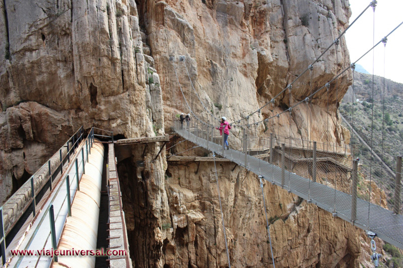 PUENTE COLGANTE DEL DESFILADERO LOS GAITANES EN CAMINITO DEL EN