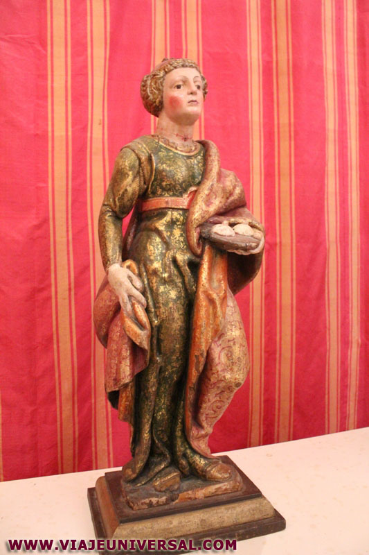ESCULTURA DE SANTA ÁGUEDA EN LA IGLESIA, MONASTERIO DE SANCTI SPIRITUS EL  REAL EN TORO, PROVINCIA ZAMORA, ESPAÑA